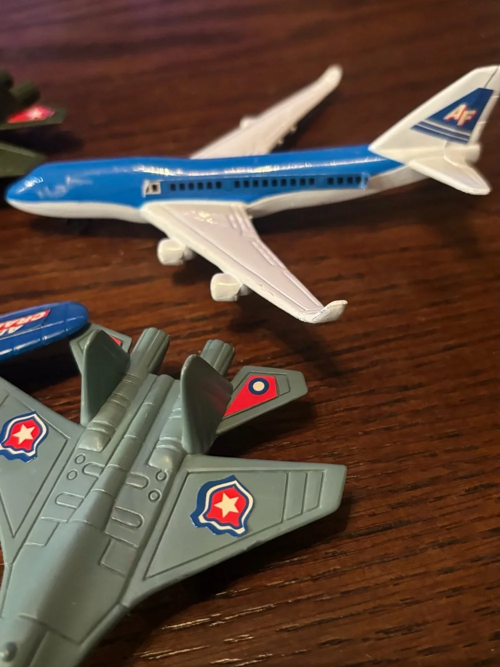 12 Plastic Toy Airplanes Military Jets Police Commercial Aircraft Made in China